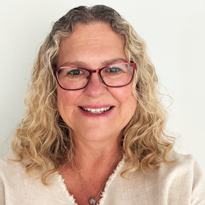 Alison-Moore---judge-photo-300px_2026